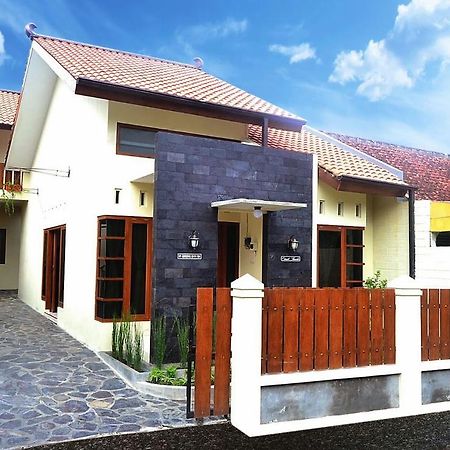 Ndalem Timoho Hotel Yogyakarta Exterior foto