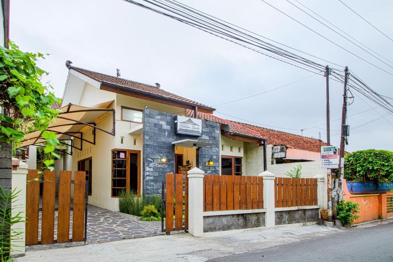Ndalem Timoho Hotel Yogyakarta Exterior foto